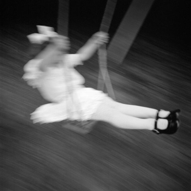 Victoria on the swing, Château de Maillebois