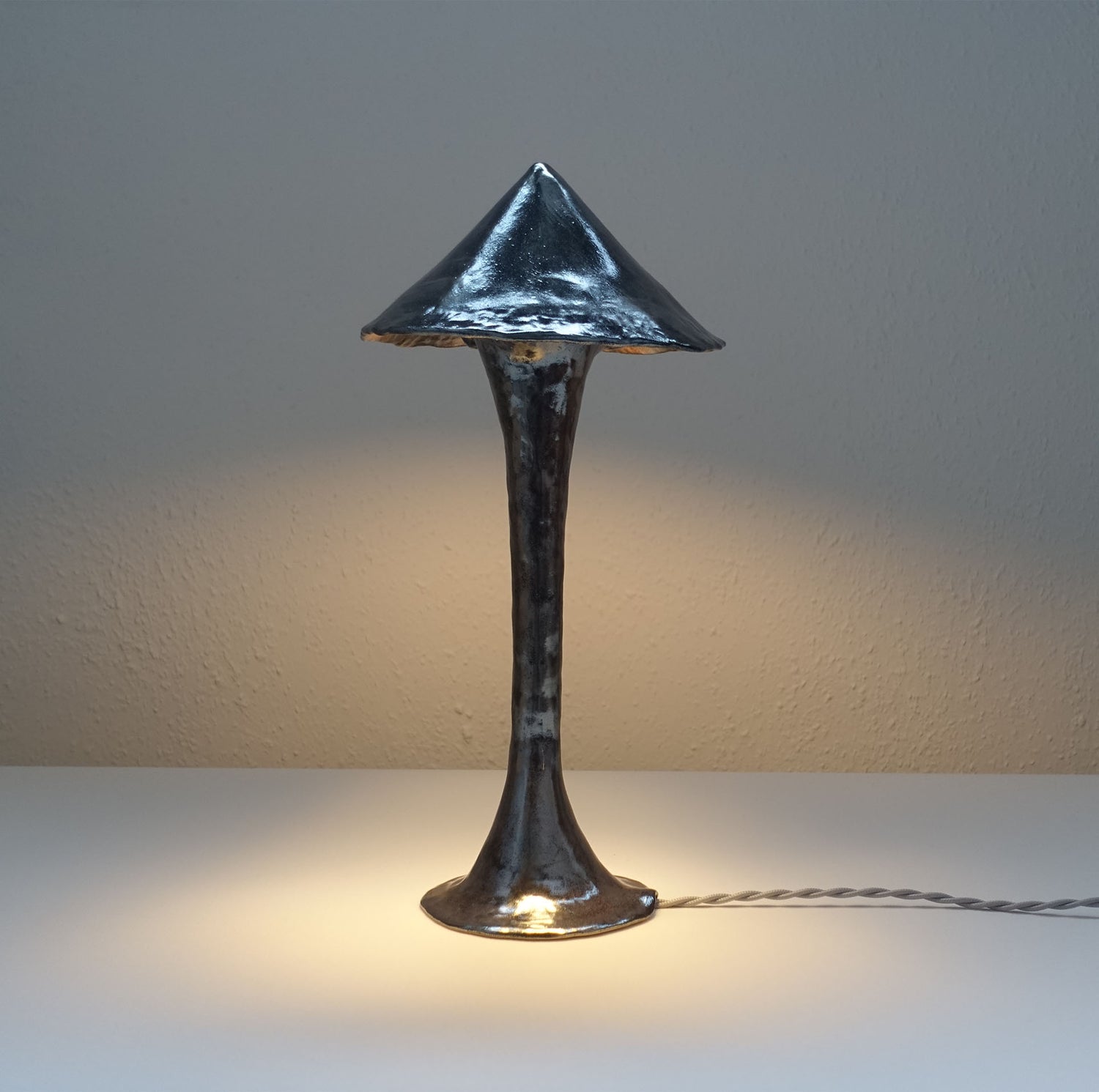 METALIC MUSHROOM LAMP